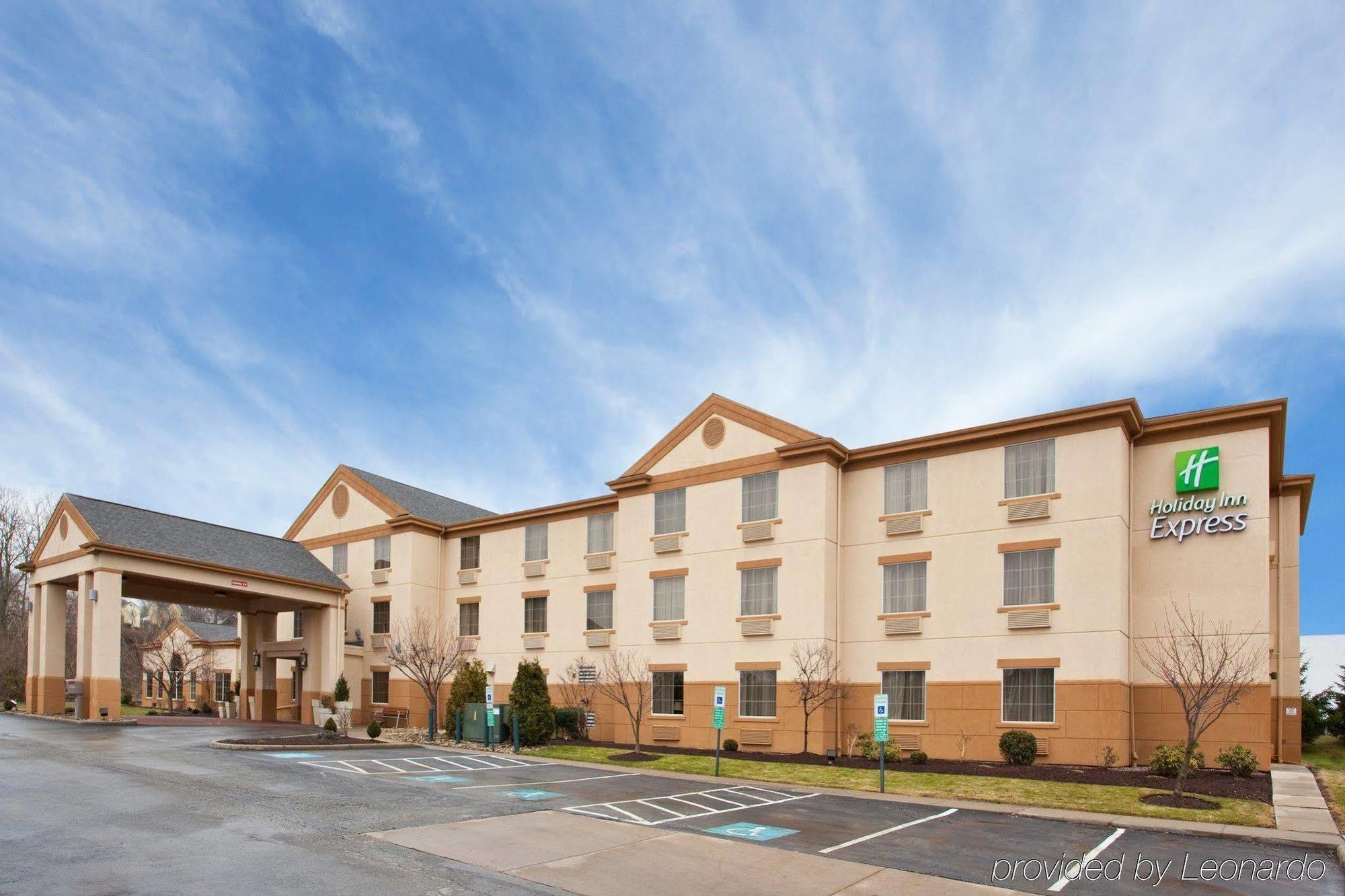 Holiday Inn Express Pittsburgh-Bridgeville By Ihg Exterior foto