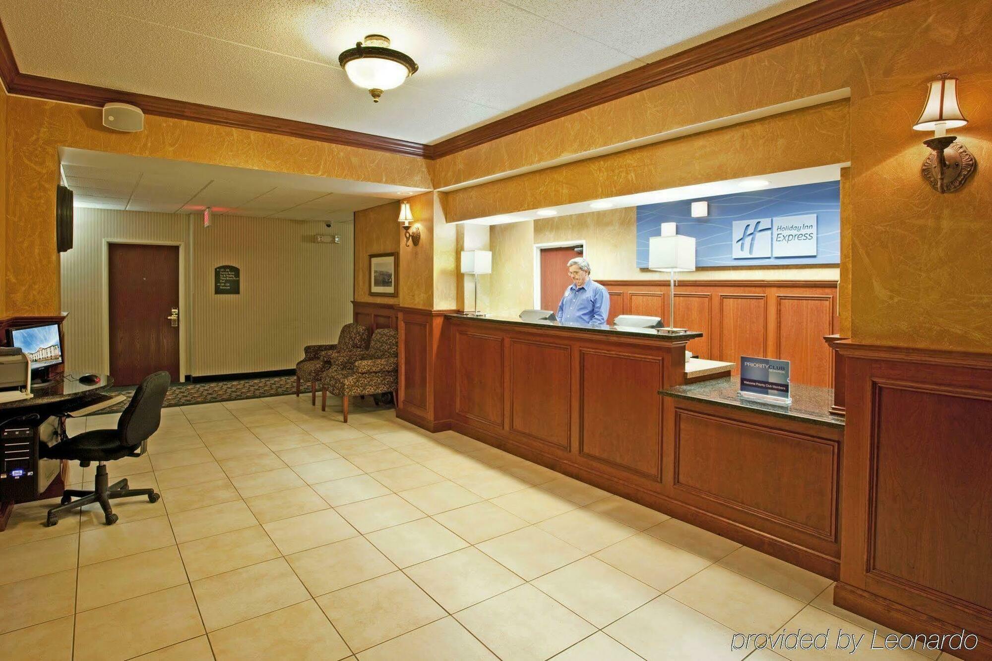 Holiday Inn Express Pittsburgh-Bridgeville By Ihg Exterior foto